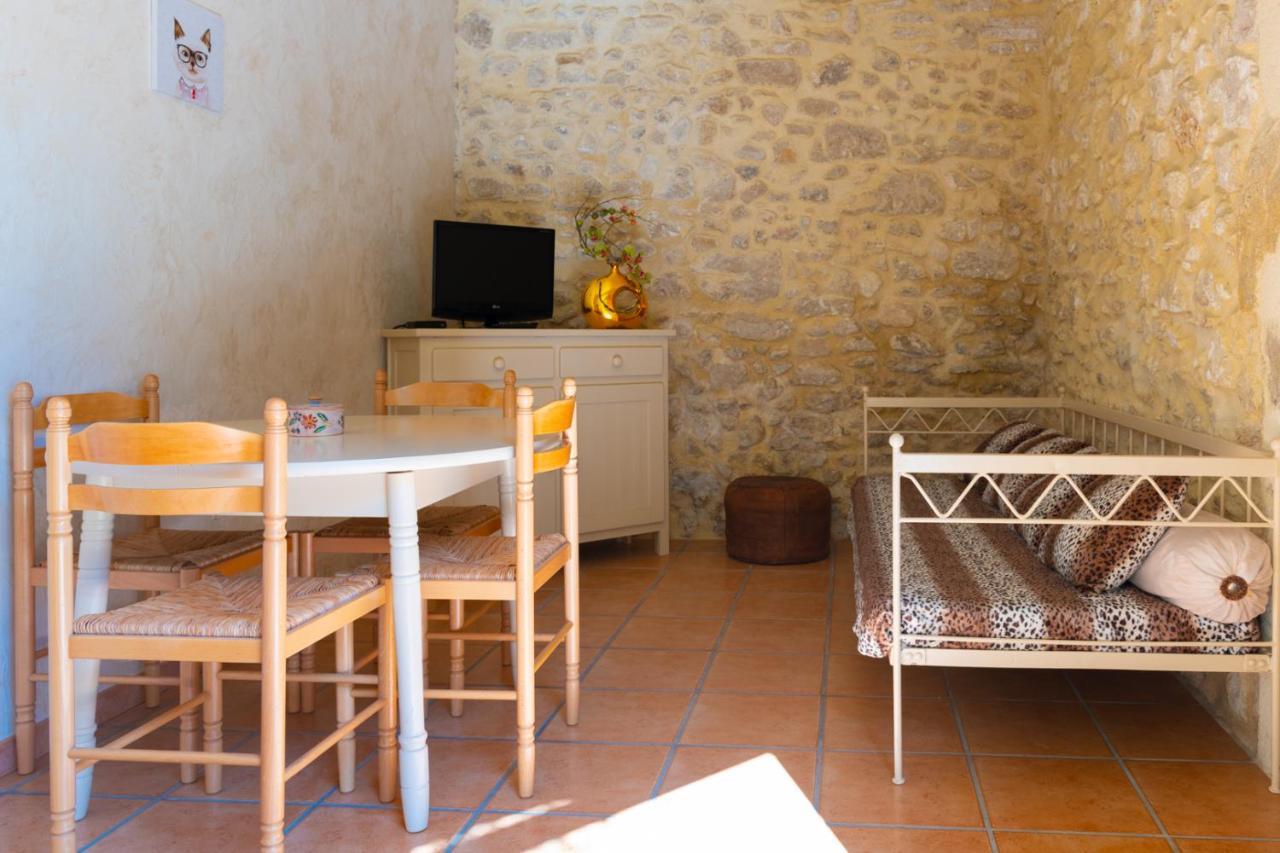 Le Mas Du Chat Bed & Breakfast Cavaillon Luaran gambar