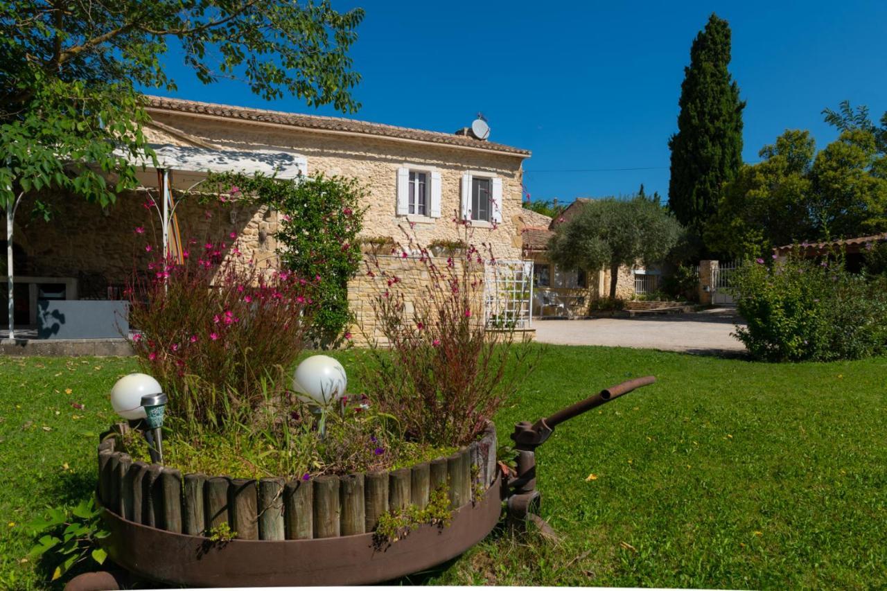 Le Mas Du Chat Bed & Breakfast Cavaillon Luaran gambar